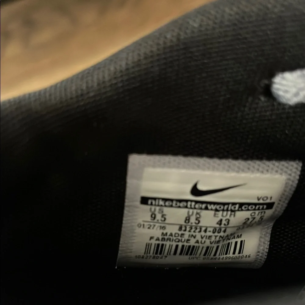 Nike Gray. Ascention basketball shoes. - Picture 3 of 4